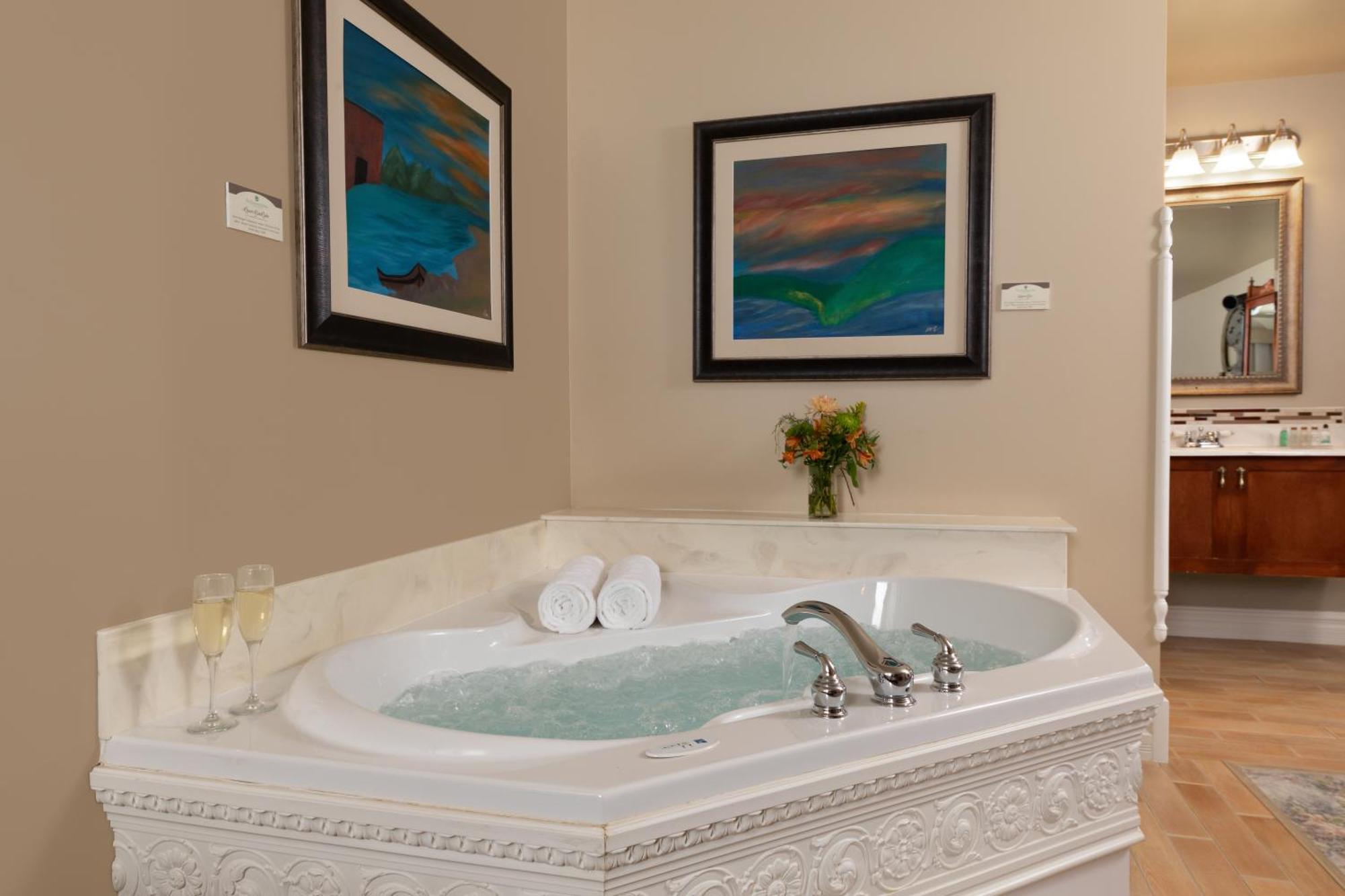 The Oakwood Inn Okoboji Extérieur photo