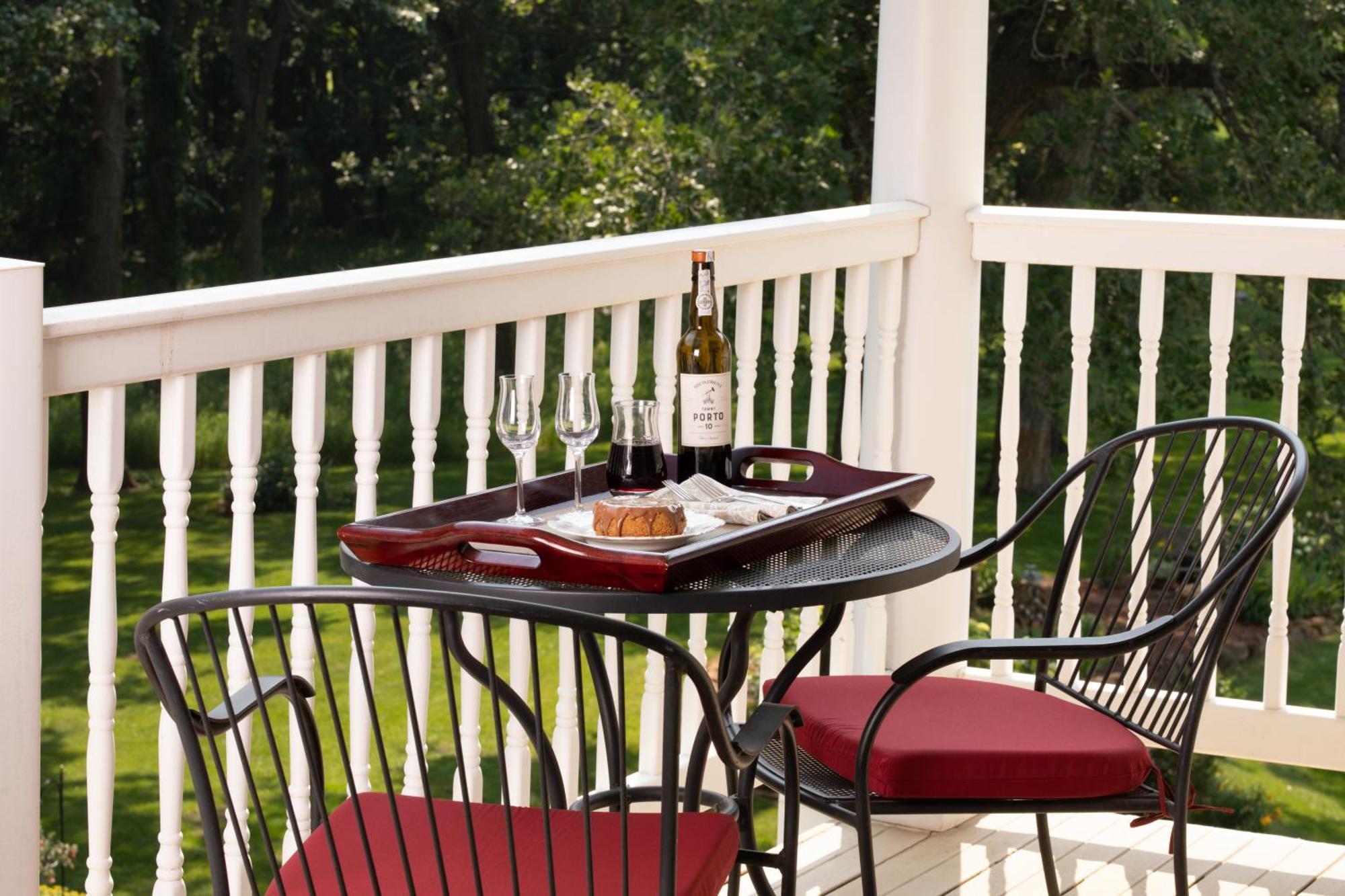 The Oakwood Inn Okoboji Extérieur photo