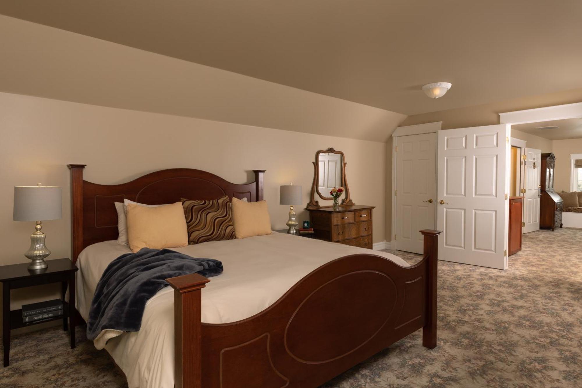 The Oakwood Inn Okoboji Extérieur photo
